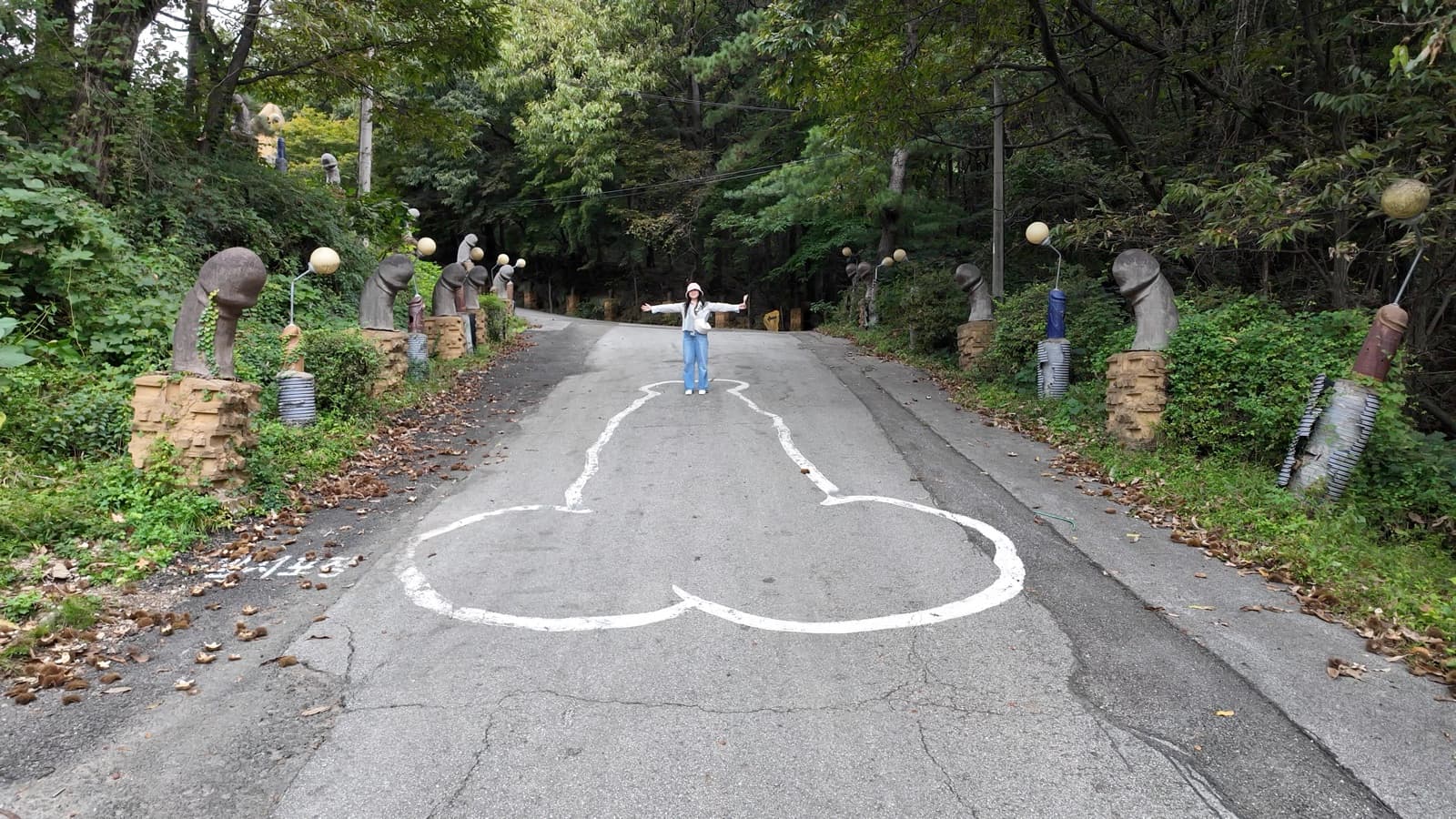 Kkochu street art at Deulmusae