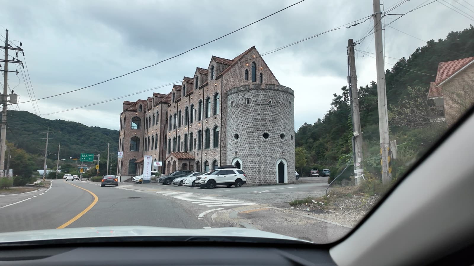 Lavigne 2 building from the road