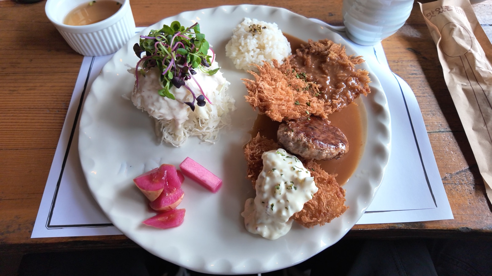 Deulmusae Combo tonkatsu set meal pork cutlet fish cutlet Hamburg steak