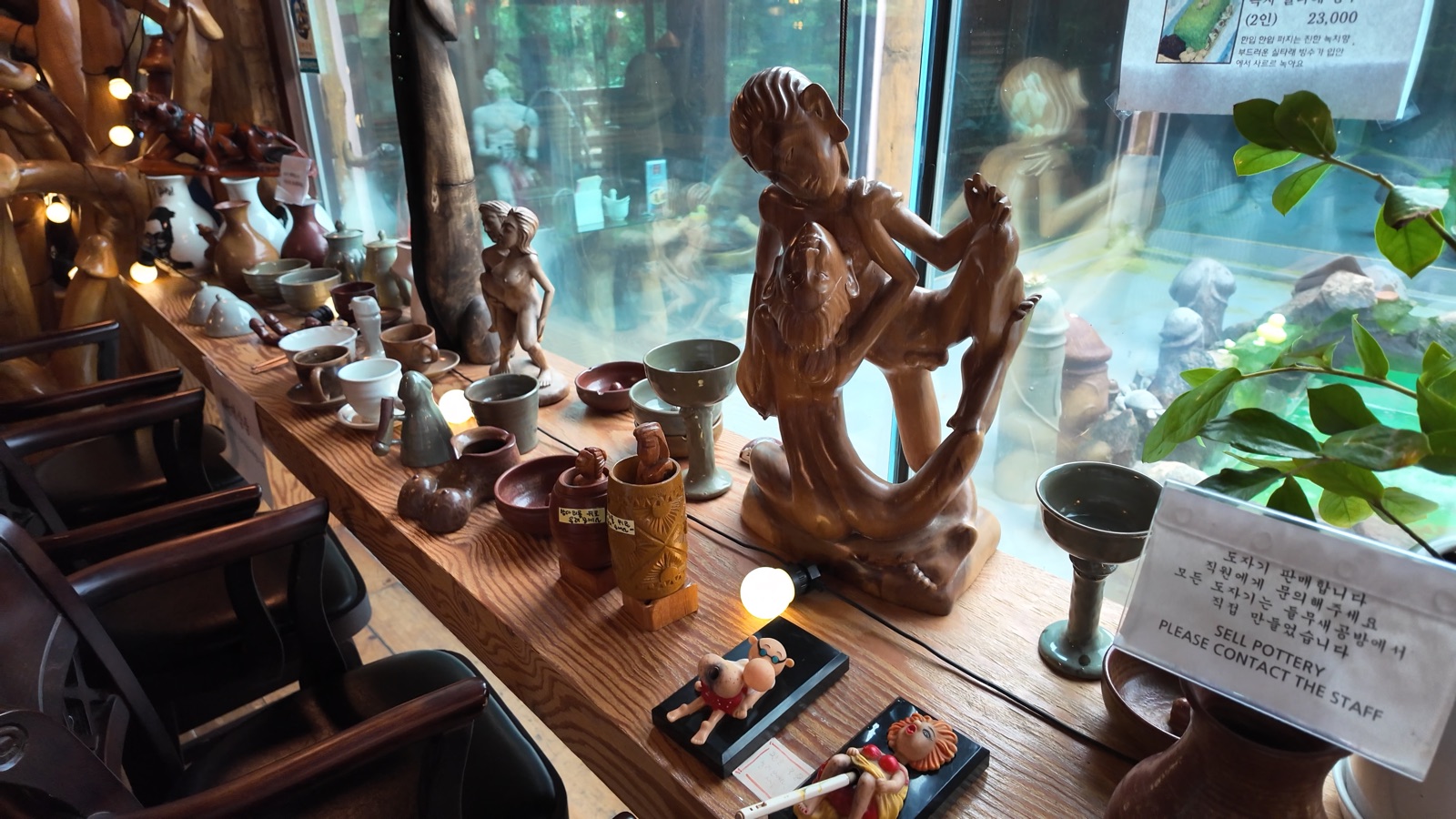 Handmade kkochu pottery at Deulmusae