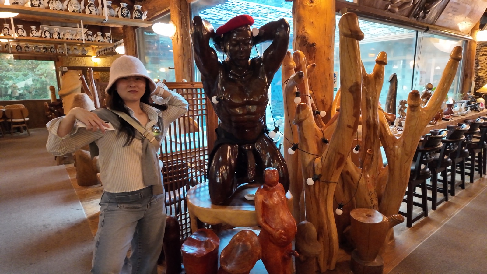 Christina posing with the statue collection at Deulmusae