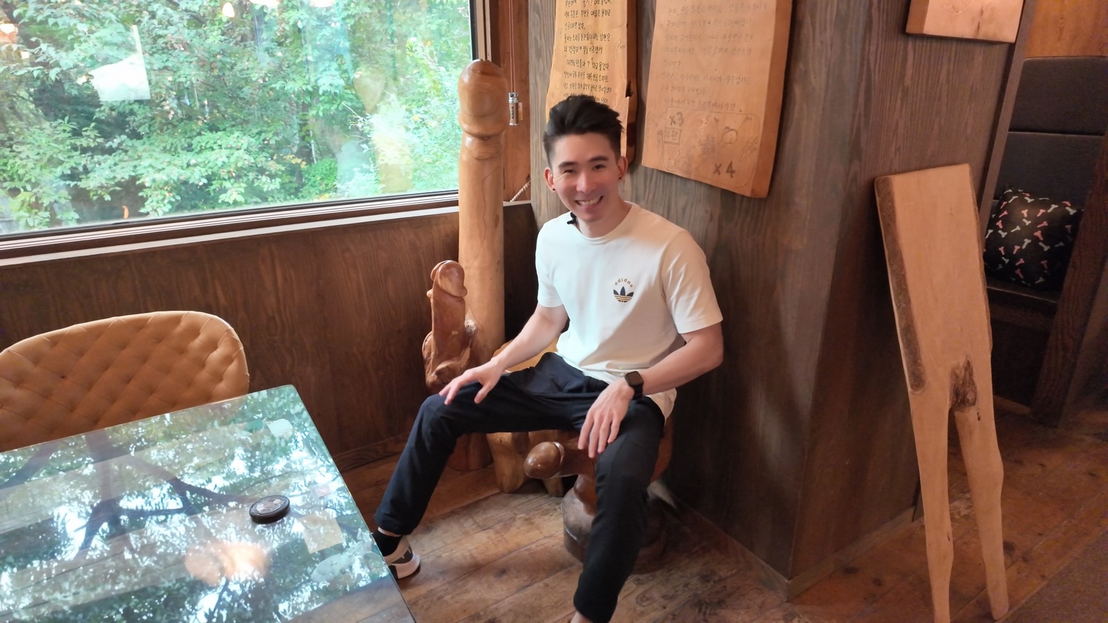 Vincent posing at Deulmusae