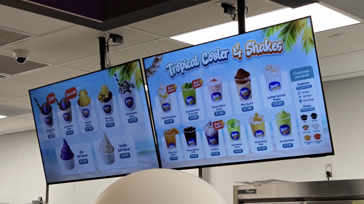Dessert and drinks stand serving halo halo at Seafood City Chandler food court