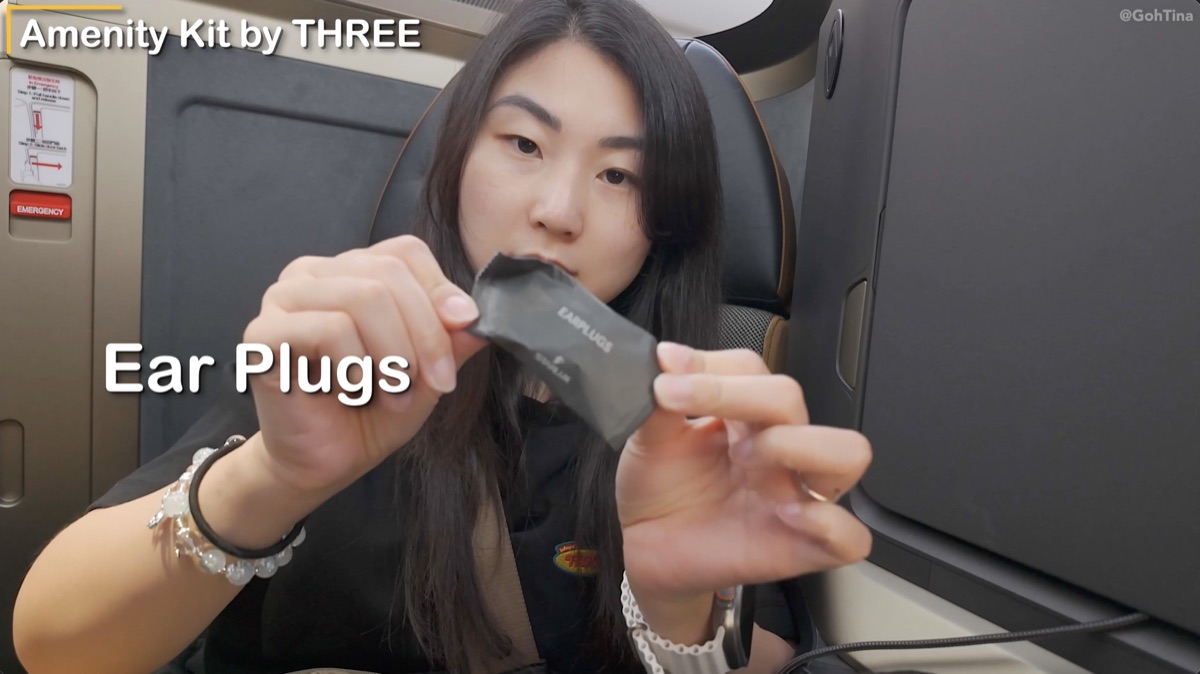 Earplugs in the Starlux amenity kit