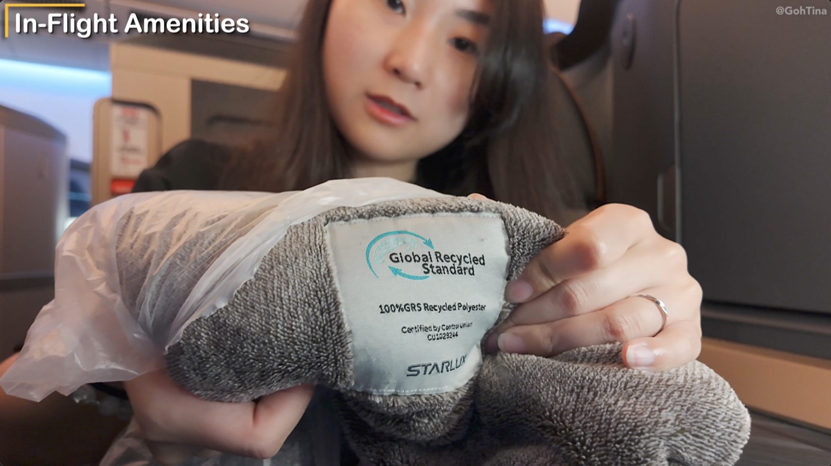 Fluffy 100% recycled blanket in Starlux business class