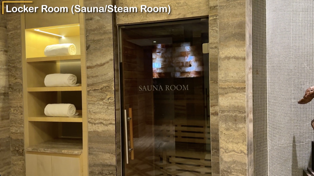 Dry sauna in the locker room