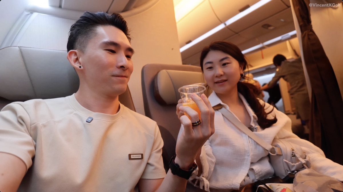 Welcome drink served in Starlux premium economy