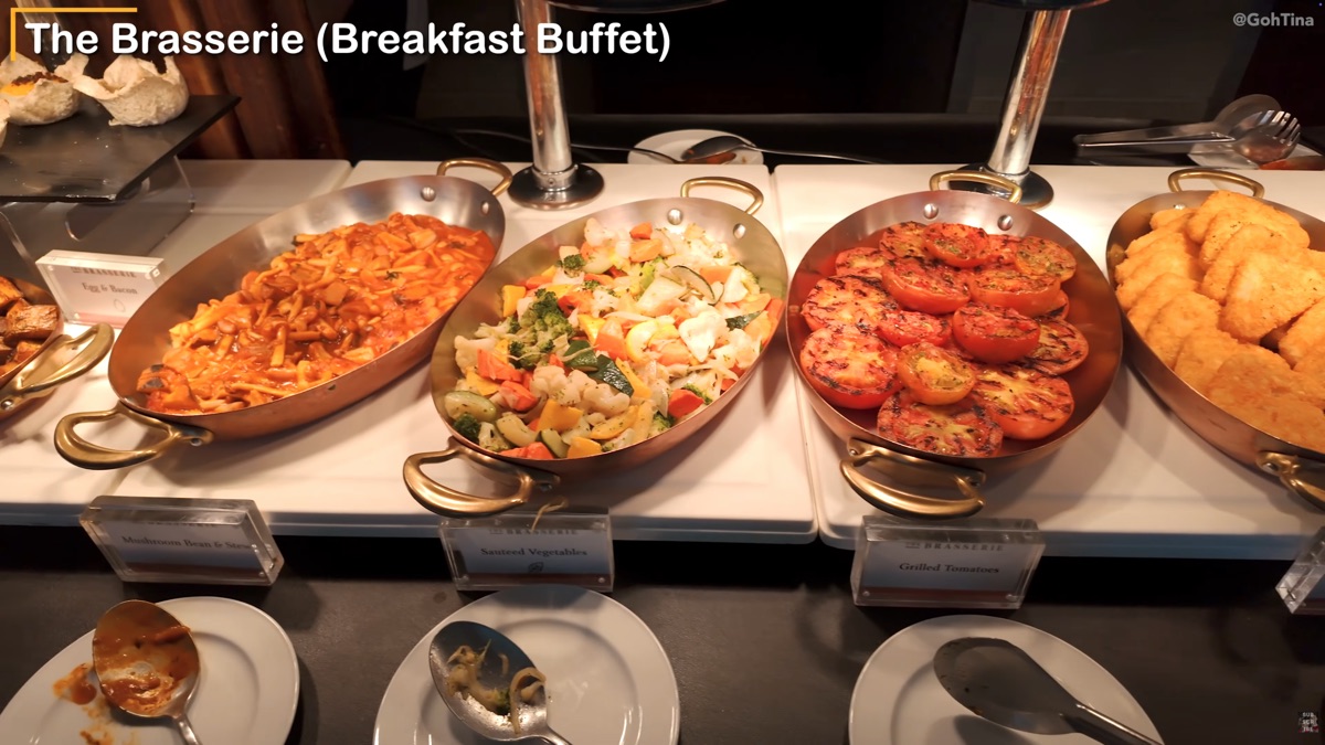 Breakfast buffet dishes