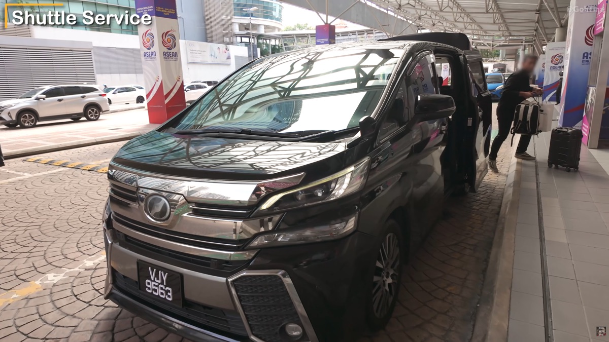 Toyota Vellfire shuttle van