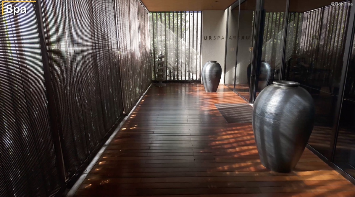 Spa entrance on Level 6