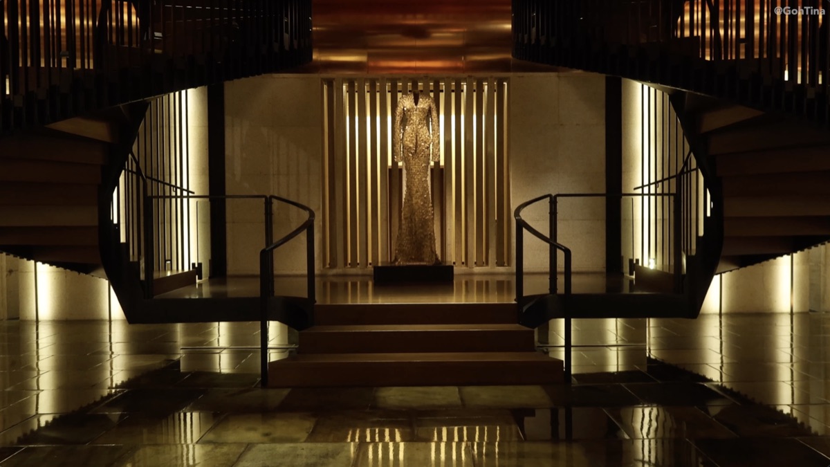 Golden kebaya dress sculpture in the lobby