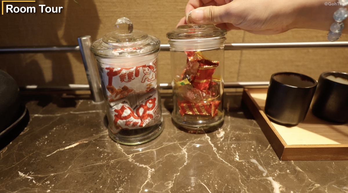 Complimentary Chinese and Japanese snacks in the minibar